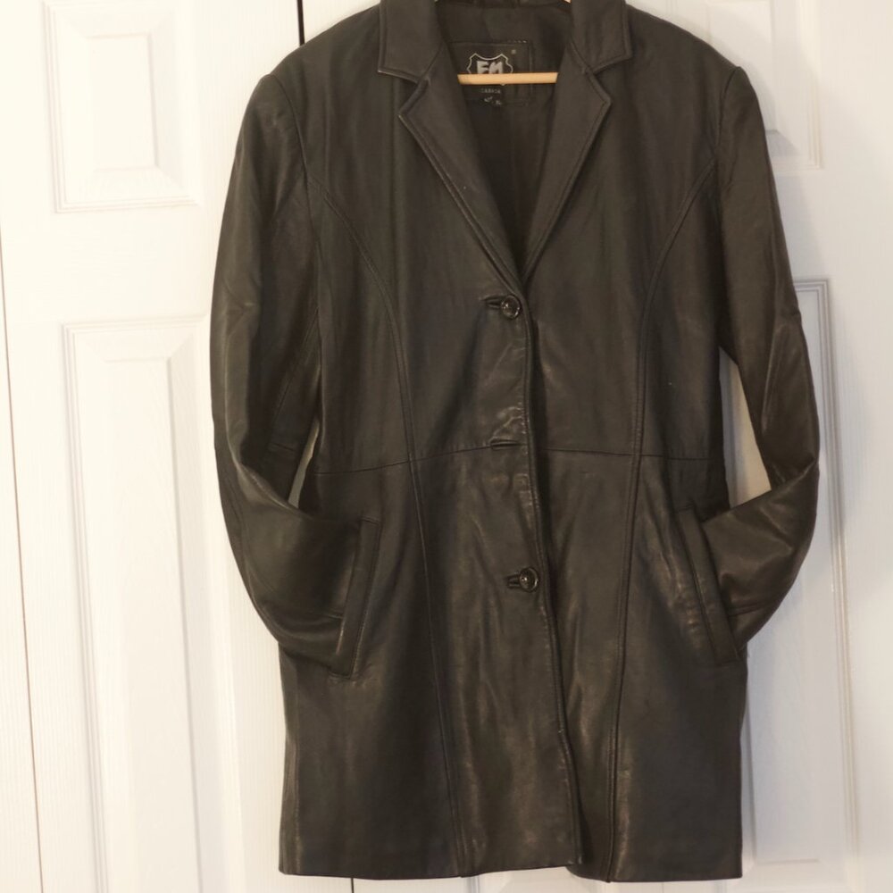 Vintage Women’s Thigh-Length Leather Jacket